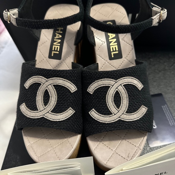 Chanel platform sandals (authentic) - Picture 1 of 4